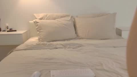 Snapshot of wellicaren chatting on 02-20-25, 11:53 CAREN online show from 02-20-25, 11:53