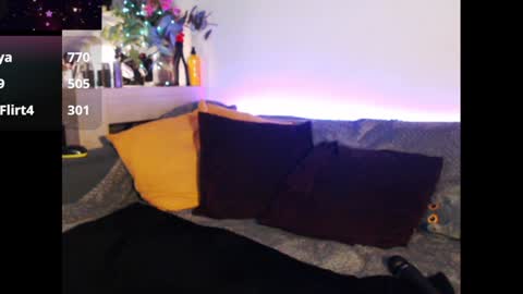 Liza online show from 01-24-25, 04:37