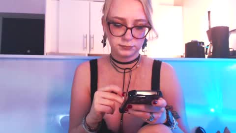 Liza online show from 05-20-26, 02:18