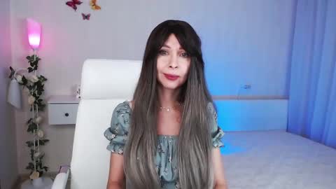 Snapshot of wendifoster chatting on 12-09-24, 10:20 Wendi Foster online show from 12-09-24, 10:20