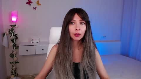 Snapshot of wendifoster chatting on 02-26-25, 07:16 Wendi Foster online show from 02-26-25, 07:16