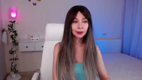 Snapshot of wendifoster chatting on 02-27-25, 07:26 Wendi Foster online show from 02-27-25, 07:26