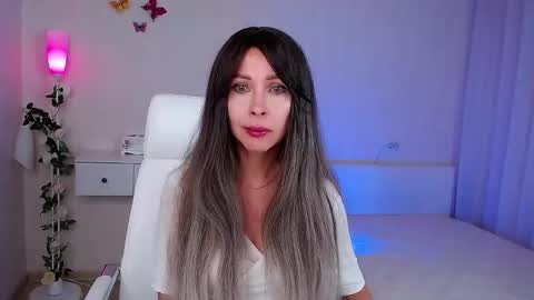 Snapshot of wendifoster chatting on 09-30-25, 06:35 Wendi Foster online show from 09-30-25, 06:35