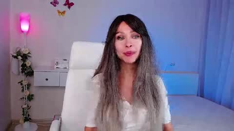 Snapshot of wendifoster chatting on 11-07-25, 07:03 Wendi Foster online show from 11-07-25, 07:03