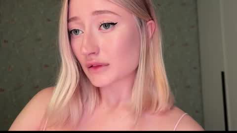 Daisy    online show from 02-01-26, 05:00