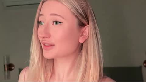 Daisy    online show from 02-23-26, 06:49