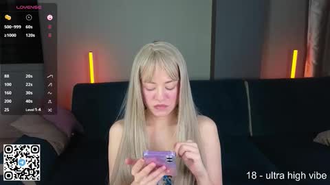 Snapshot of wendylovelylovew chatting on 09-29-25, 02:11 Wendy online show from 09-29-25, 02:11