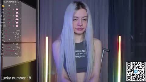 Snapshot of wendylovelylovew chatting on 01-05-26, 05:27 Wendy online show from 01-05-26, 05:27