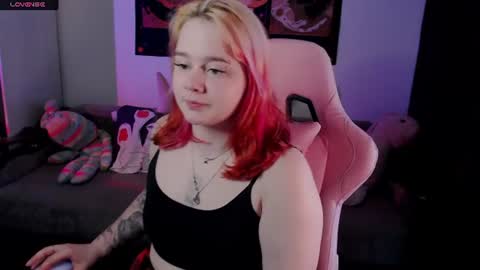 Snapshot of wendyycandy chatting on 06-15-26, 03:14 wendyycandy online show from 06-15-26, 03:14