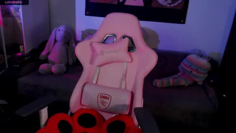 Snapshot of wendyycandy chatting on 06-17-26, 04:19 wendyycandy online show from 06-17-26, 04:19