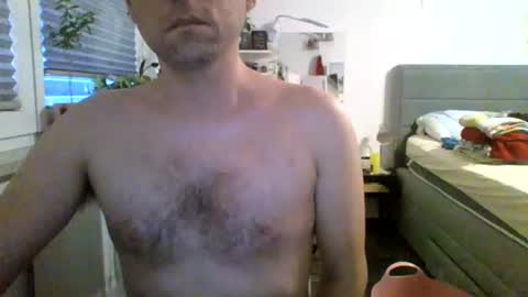 Snapshot of wera82 chatting on 06-08-26, 10:48 wera82 online show from 06-08-26, 10:48