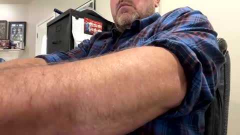 Snapshot of wes40960 chatting on 11-17-25, 05:19 wes40960 online show from 11-17-25, 05:19