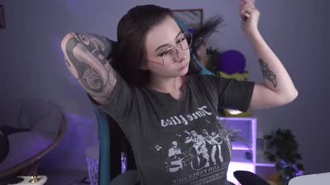 little girl who is always rightLisa online show from 02-04-25, 02:17