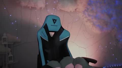 little girl who is always rightLisa online show from 03-10-25, 01:45