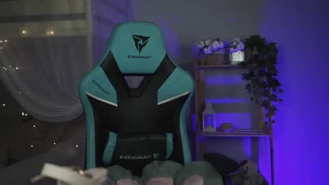 little girl who is always rightLisa online show from 09-24-25, 02:04