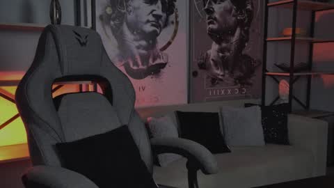 little girl who is always rightLisa online show from 11-10-25, 01:04