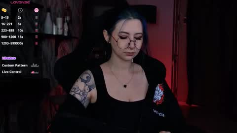 little girl who is always rightLisa online show from 12-16-25, 02:05