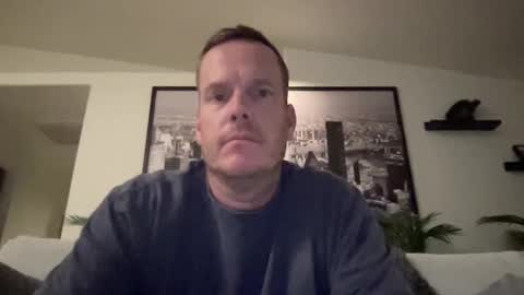 Snapshot of westcoastguy213 chatting on 10-08-25, 04:32 westcoastguy213 online show from 10-08-25, 04:32