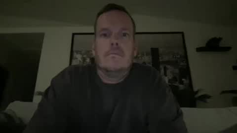 Snapshot of westcoastguy213 chatting on 10-10-25, 02:43 westcoastguy213 online show from 10-10-25, 02:43