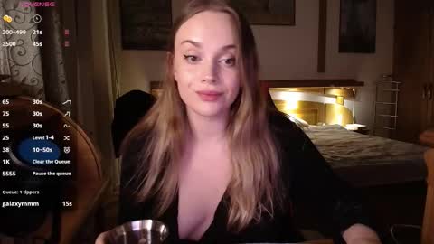 Lana online show from 11-18-25, 08:46