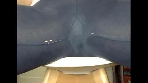 wet_pants2022 online show from 02-23-25, 12:51