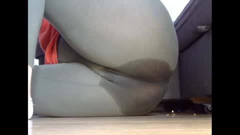 wet_pants2022 online show from 03-10-25, 03:20