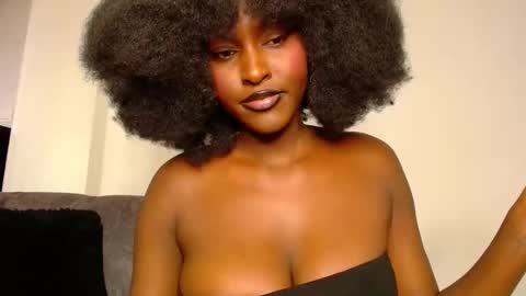 Macey online show from 02-09-25, 12:41