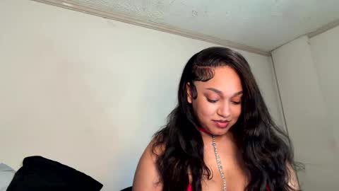 Snapshot of wetcreamerr chatting on 05-13-26, 10:27 SheSquirts online show from 05-13-26, 10:27
