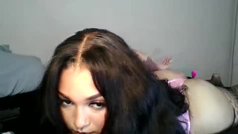 Snapshot of wetcreamerr chatting on 06-26-26, 01:43 SheSquirts online show from 06-26-26, 01:43