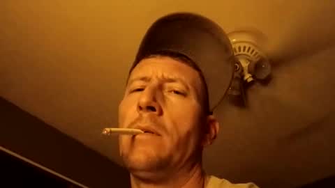 Snapshot of wetduck77777 chatting on 11-28-25, 10:18 wetduck77777 online show from 11-28-25, 10:18