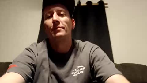 Snapshot of wetduck77777 chatting on 12-14-25, 08:30 wetduck77777 online show from 12-14-25, 08:30