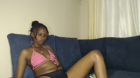 Snapshot of wetfreakym chatting on 05-07-26, 06:41 Bella online show from 05-07-26, 06:41