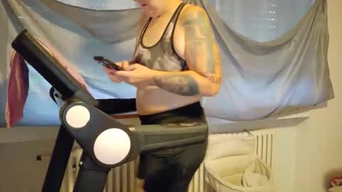 Wetgerman online show from 09-21-25, 03:46