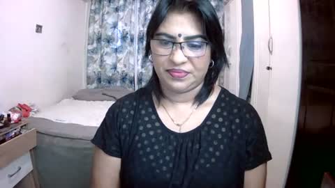 Snapshot of wetindian1971 chatting on 04-22-26, 08:17 kavita online show from 04-22-26, 08:17