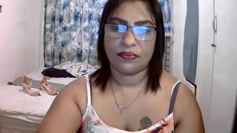 Snapshot of wetindian1971 chatting on 04-26-26, 09:29 kavita online show from 04-26-26, 09:29