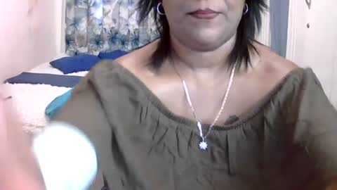 Snapshot of wetindian1971 chatting on 06-25-26, 10:31 kavita online show from 06-25-26, 10:31