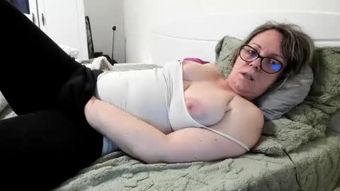 Snapshot of wetladyjoy chatting on 03-02-25, 02:10 Amy online show from 03-02-25, 02:10