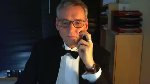 Snapshot of wetsuitedman chatting on 12-23-24, 01:24 Franz online show from 12-23-24, 01:24