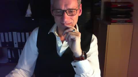 Snapshot of wetsuitedman chatting on 12-26-24, 03:20 Franz online show from 12-26-24, 03:20