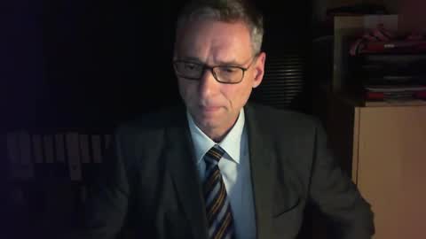 Snapshot of wetsuitedman chatting on 01-21-25, 04:48 Franz online show from 01-21-25, 04:48