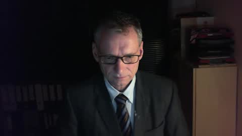Snapshot of wetsuitedman chatting on 01-29-25, 04:41 Franz online show from 01-29-25, 04:41