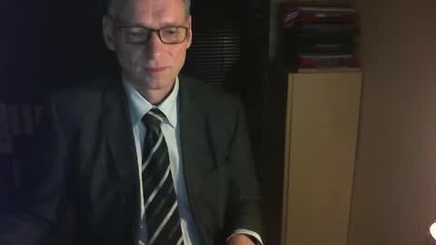 Snapshot of wetsuitedman chatting on 02-08-25, 05:51 Franz online show from 02-08-25, 05:51