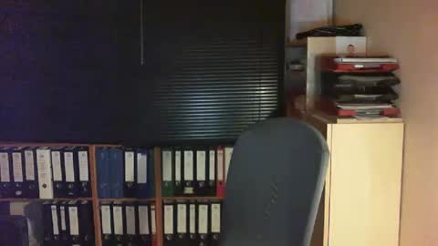 Snapshot of wetsuitedman chatting on 02-11-25, 05:18 Franz online show from 02-11-25, 05:18