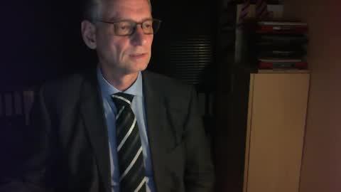 Snapshot of wetsuitedman chatting on 02-13-25, 04:28 Franz online show from 02-13-25, 04:28