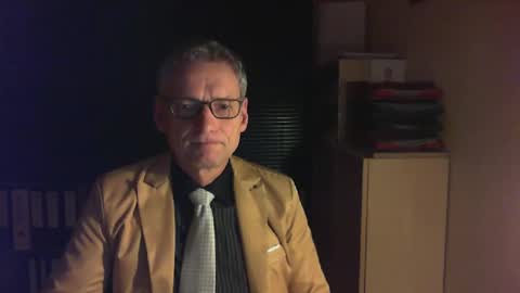 Snapshot of wetsuitedman chatting on 02-20-25, 05:51 Franz online show from 02-20-25, 05:51