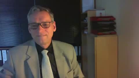 Snapshot of wetsuitedman chatting on 02-22-25, 08:18 Franz online show from 02-22-25, 08:18