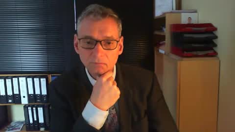 Snapshot of wetsuitedman chatting on 03-08-25, 09:06 Franz online show from 03-08-25, 09:06