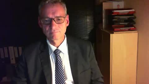 Snapshot of wetsuitedman chatting on 10-23-25, 04:28 Franz online show from 10-23-25, 04:28