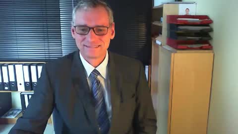 Snapshot of wetsuitedman chatting on 11-12-25, 12:05 Franz online show from 11-12-25, 12:05
