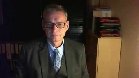 Snapshot of wetsuitedman chatting on 12-05-25, 06:26 Franz online show from 12-05-25, 06:26